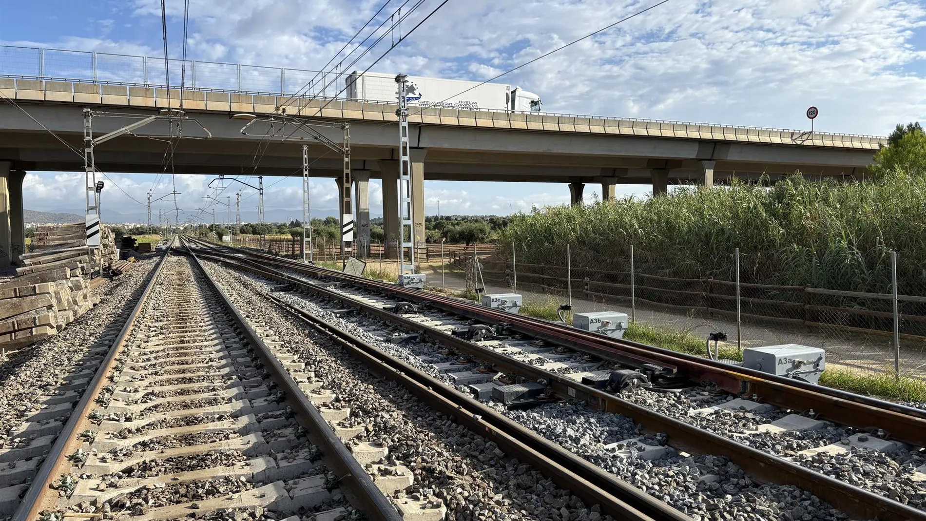 Economía.- Adif acaba las obras del nudo ferroviario de Sant Vicenç (Tarragona) para el Corredor Mediterráneo