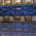 La Bolsa española abre con alza del 0,27 % y se recupera de la caída del viernes