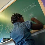 Los alumnos catalanes regresan hoy a unas aulas con menos niños pero más complejas