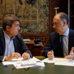 La alerta naranja paraliza la actividad política: Emergencias convoca una reunión de urgencia tras reunirse Mazón con el conseller y Morant cancela su agenda