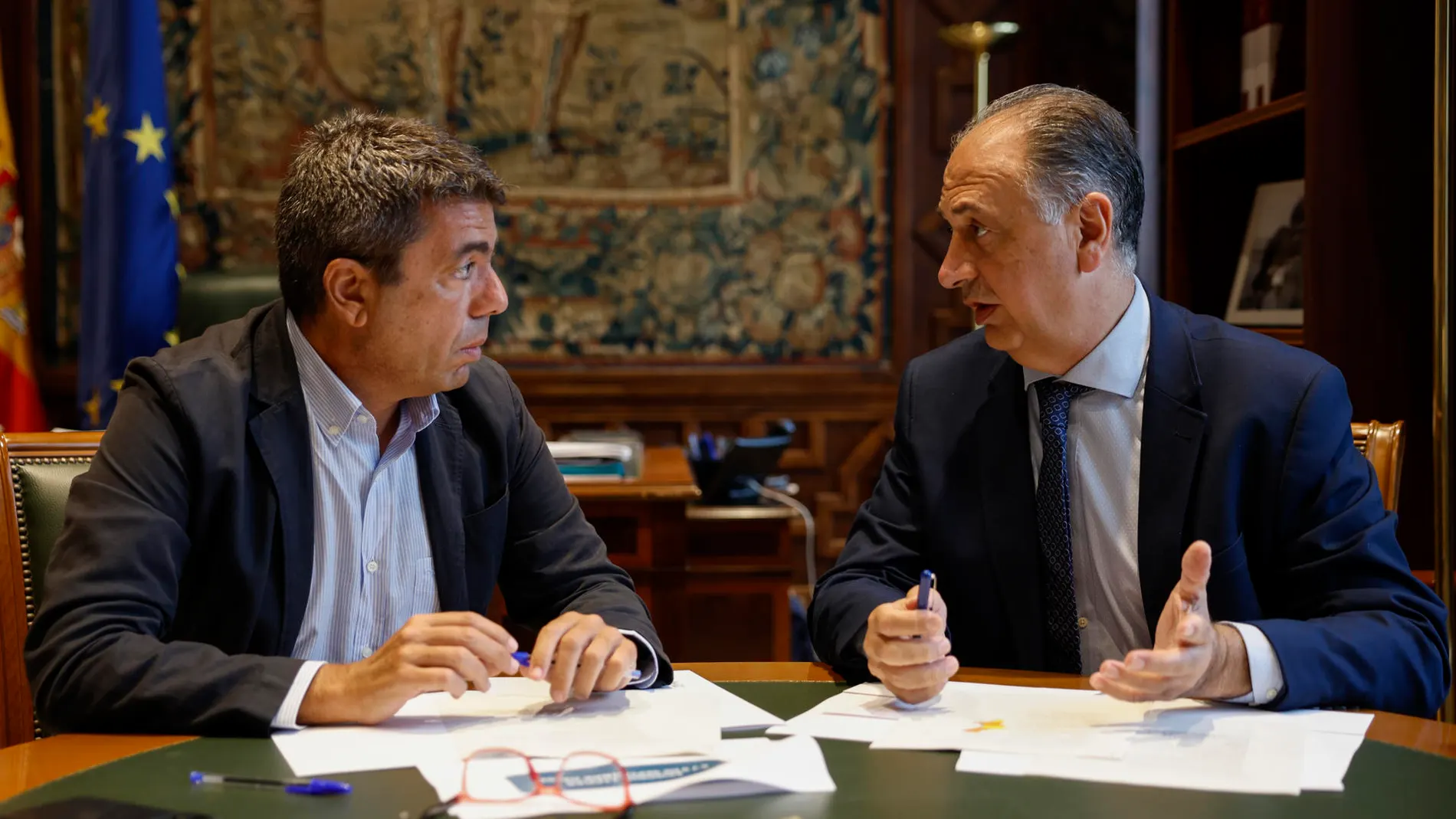 La alerta naranja paraliza la actividad política: Emergencias convoca una reunión de urgencia tras reunirse Mazón con el conseller y Morant cancela su agenda