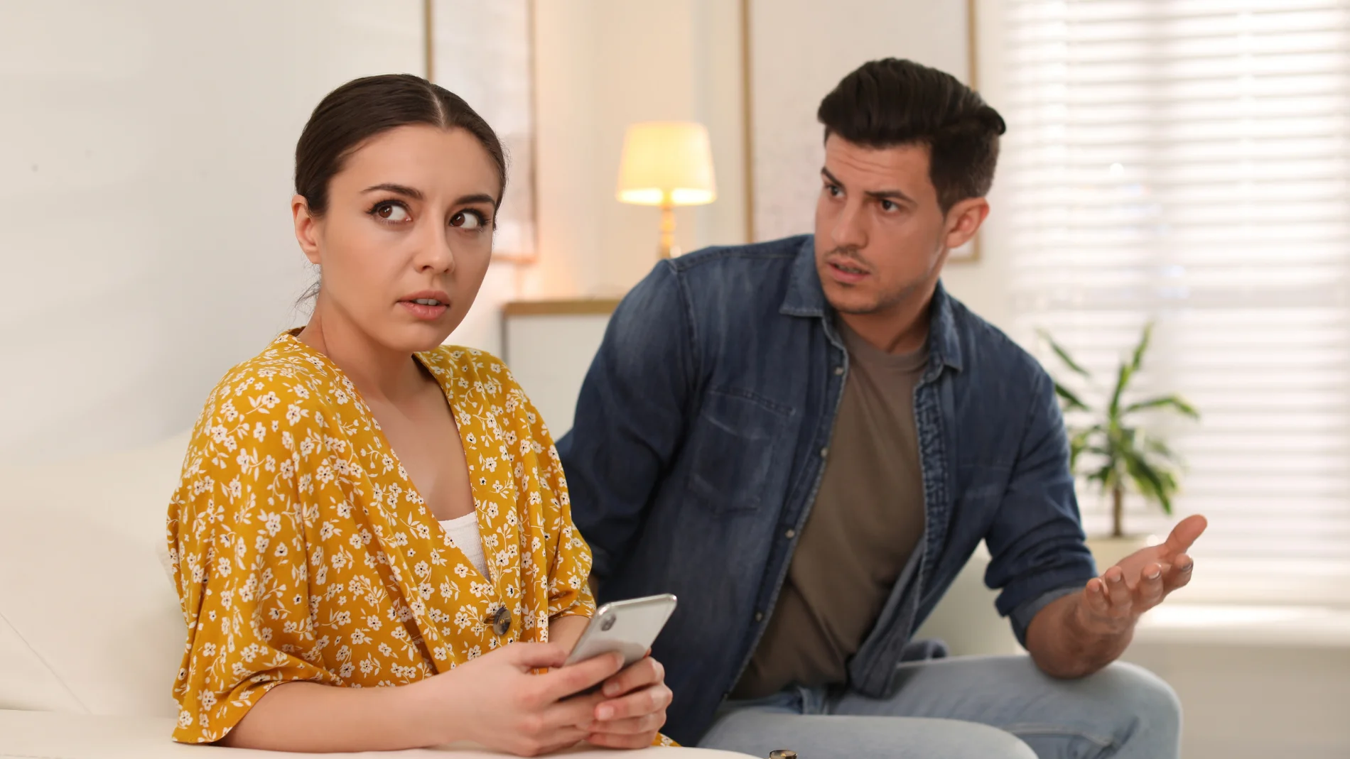 ¿Qué hago si tengo pareja y me gusta otro? Experta en relaciones responde