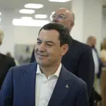 El presidente de la Junta de Andalucía, Juanma Moreno, este lunes en Granada