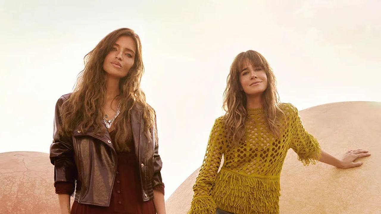 Sara Carbonero tiene el vestido bohemio del otoño (y ahora está rebajado): así lo llevarás con botas