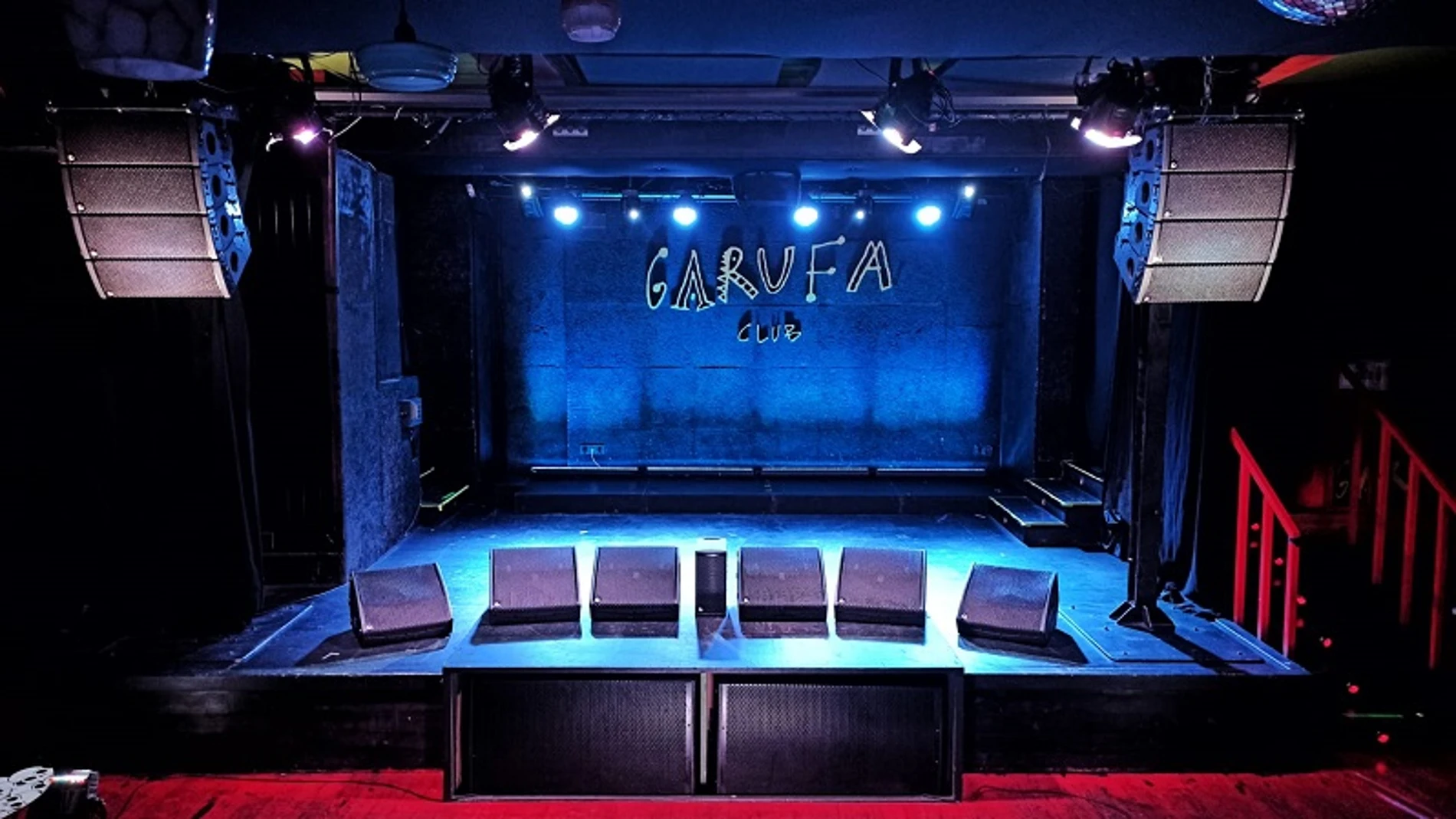 Interior de la sala.