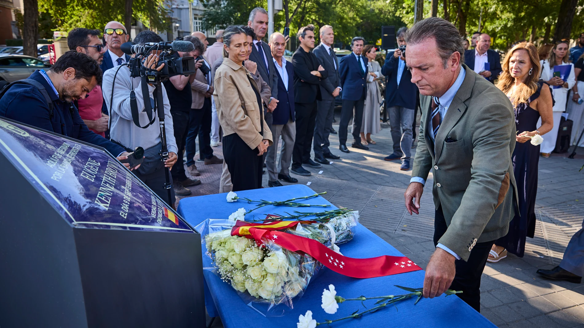 El consejero de Presidencia, Justicia y Administración Local de la Comunidad de Madrid, Miguel Ángel García Martín, participa en el homenaje del Gobierno regional a las víctimas del atentado de la banda terrorista ETA en la Plaza de la República Argentina, en el 40º aniversario del siniestro. © Alberto R. Roldán / Diario La Razón. 09 09 2025