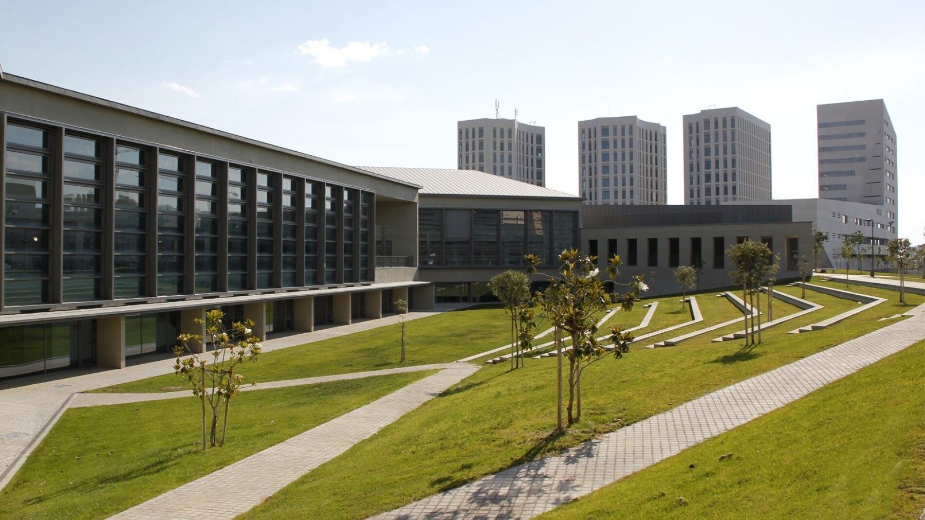 La Universidad de Granada lidera la lista Forbes 2026 de innovación educativa en España