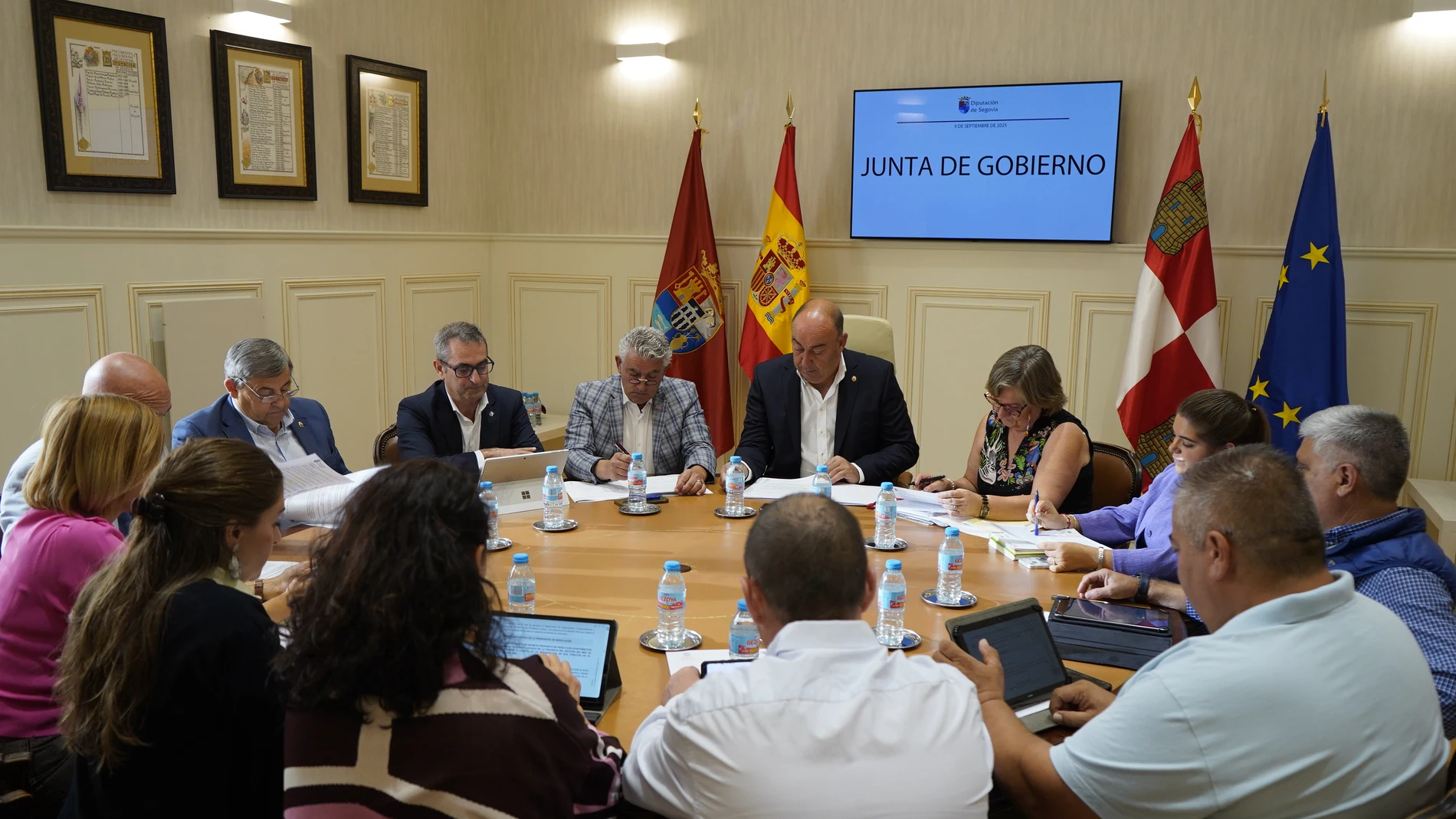Miguel Ángel de Vicente en una Junta de Gobierno