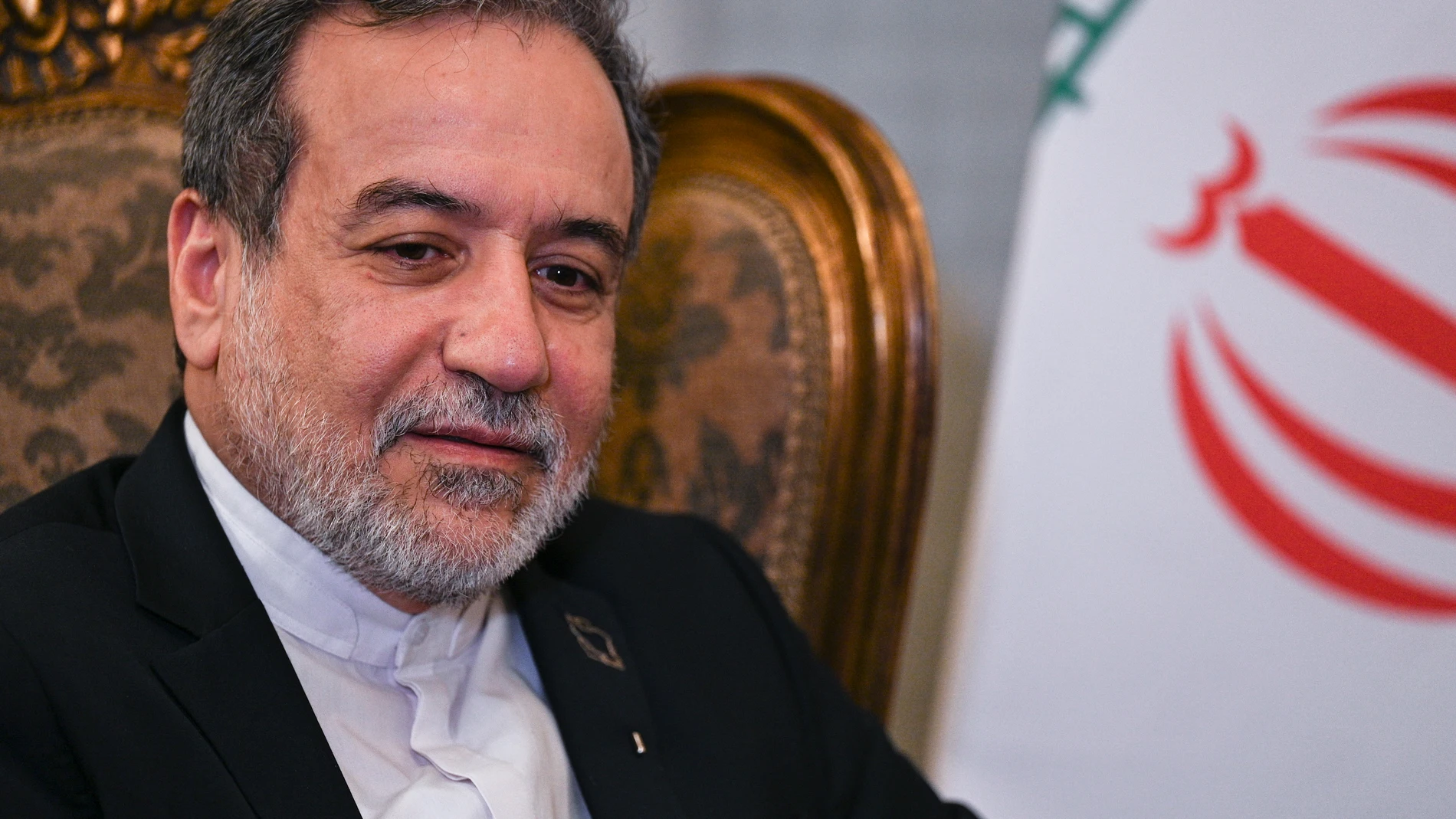 Cairo (Egypt), 09/09/2025.- Iranian Minister of Foreign Affairs, Abbas Araqchi attends a meeting with Egyptian Minister of Foreign Affairs Badr Abdelatty, at Al Tahrir Palace in Cairo, Egypt, 09 September 2025. (Egipto) EFE/EPA/MOHAMED HOSSAM