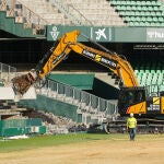 El Betis inicia la demolición del Estadio Benito Villamarín