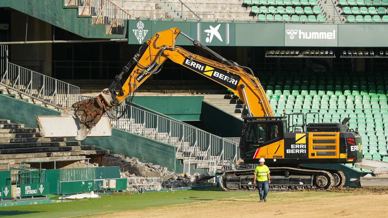 El Betis inicia la demolición del Estadio Benito Villamarín