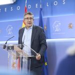 Patxi López defiende la postura española "más valiente" en la UE sobre Gaza y acusa al PP de alinearse con Netanyahu