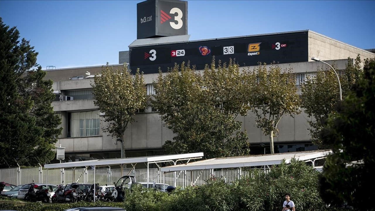 El hashtag creado por un presentador de TV3: "Larojamelatraefloja"
