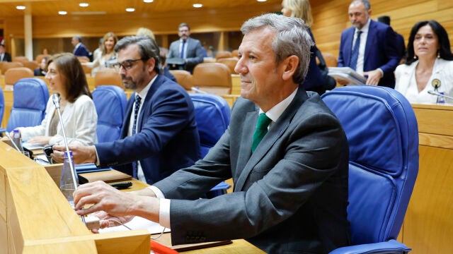 El presidente de la Xunta, Alfonso Rueda, comparece sobre la ola de incendios en el Parlamento de Galicia