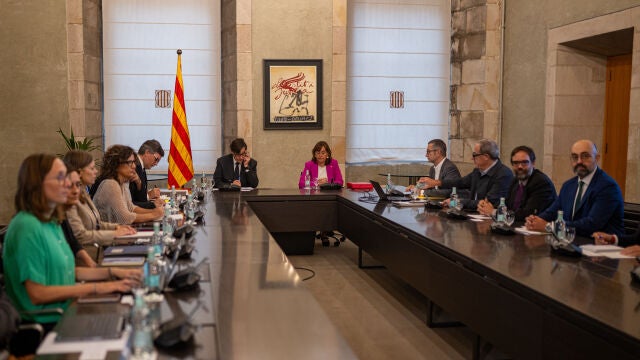 Illa encabeza la reunión de la Comisión Interdepartamental de Rodalies con el presidente de Renfe y Adif