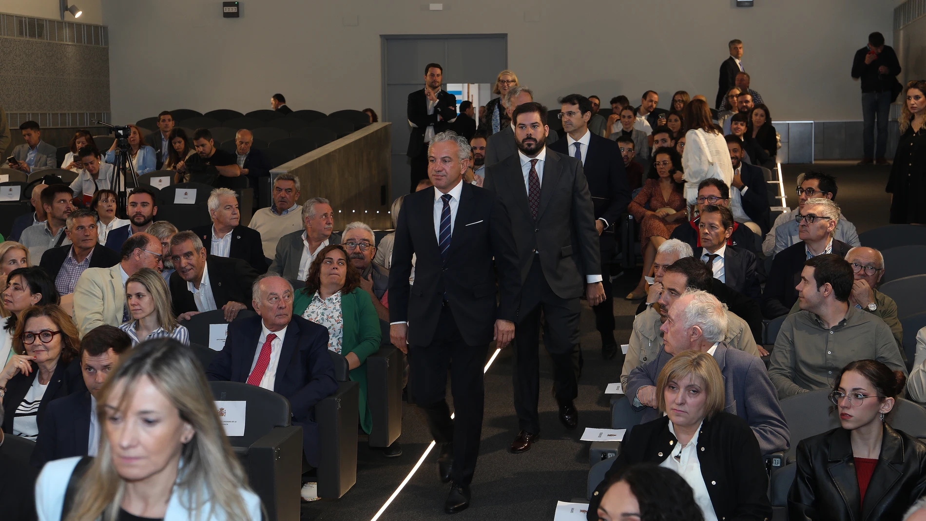 Sen llega al acto de toma de posesión de Eduardo Santiago como subdelegado del Gobierno en Palencia