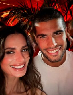 Alcaraz con la modelo Brianna Bardhi