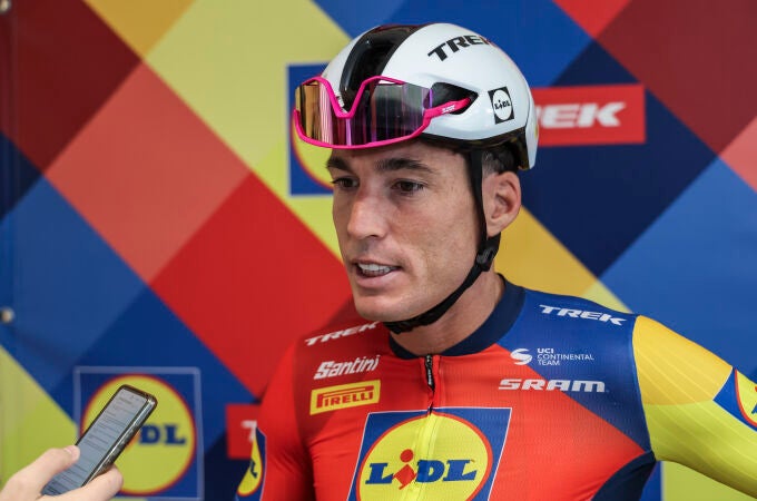 Press conference with Aleix Espargaró, cyclist for the LIDL-TREK team.