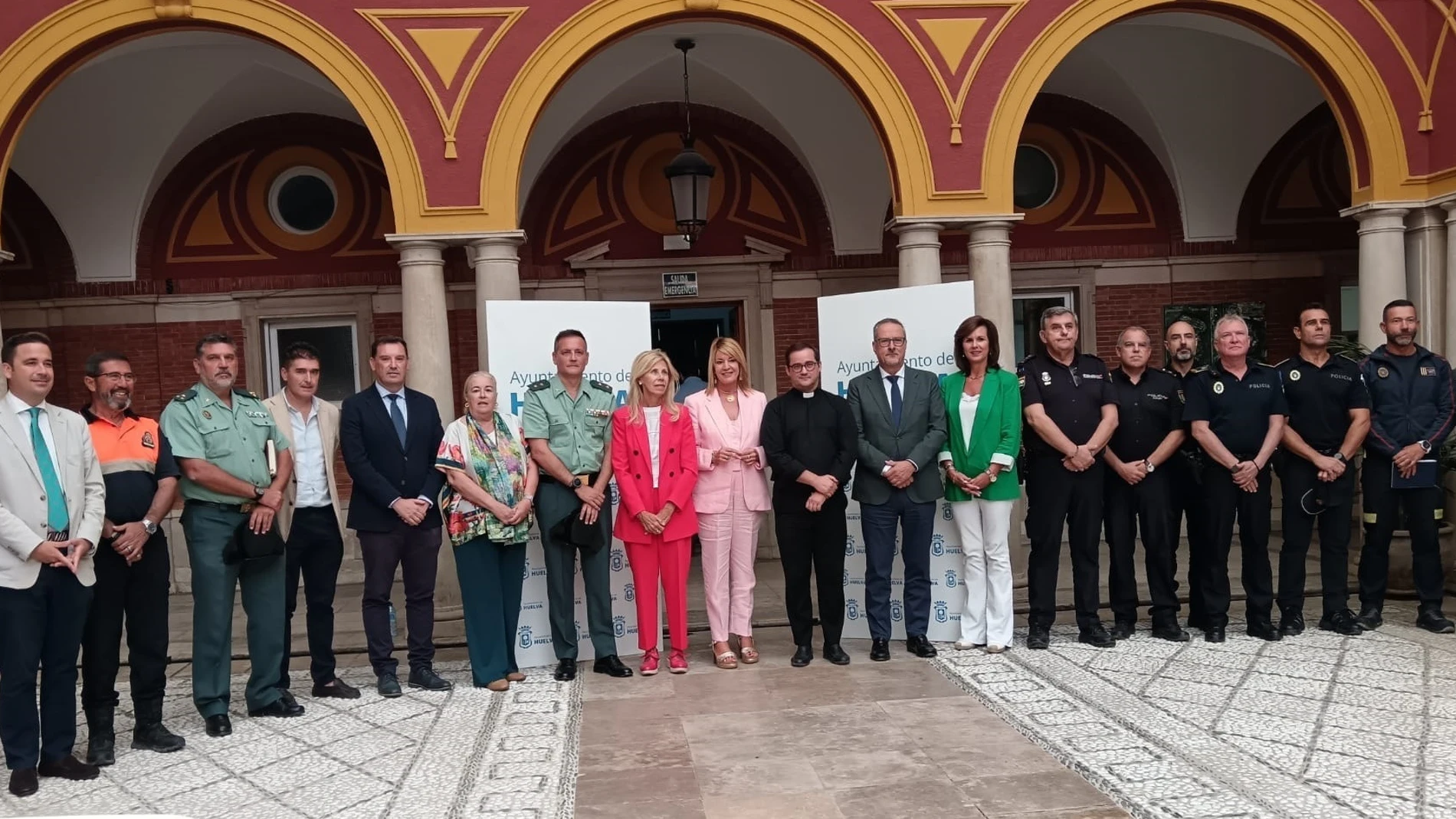 Presentación del dispositivo especial de seguridad por la celebración de la procesión Magna Mariana en Huelva.