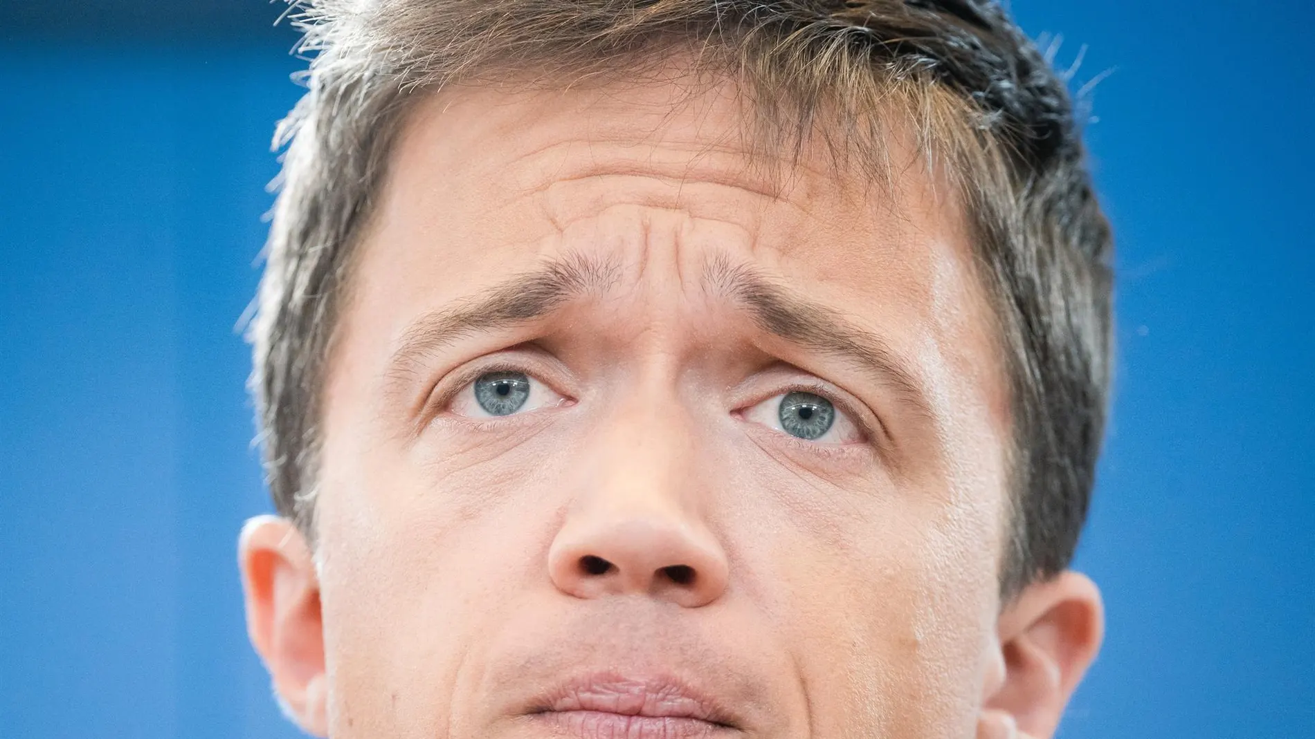 El juez del 'caso Errejón' pospone la citación para cotejar conversaciones del exdiputado con un testigo