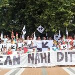 Varias personas se manifiestan para revindicar a las actividades terroristas de ETA y la concesión de los terceros grados