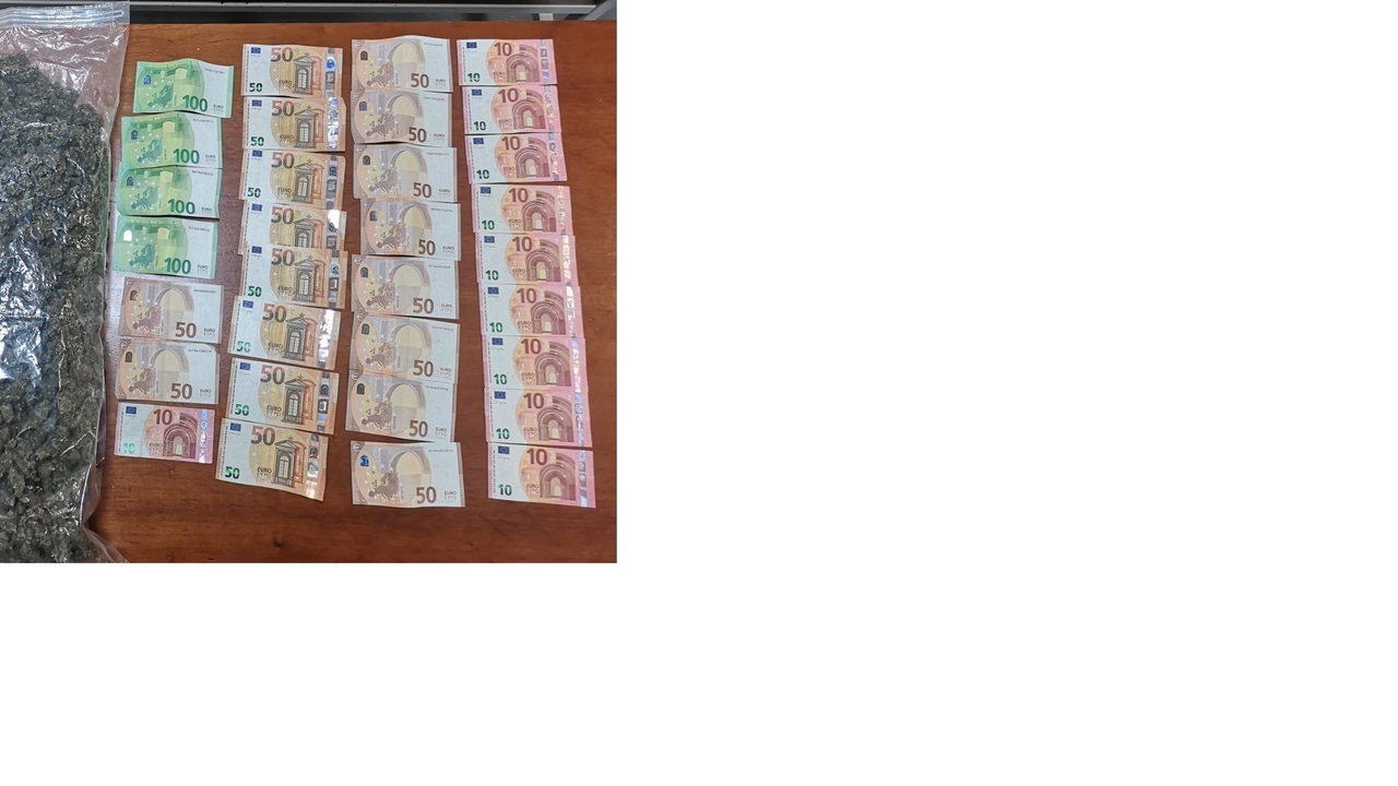 Detenido en plena calle en Murcia con una bolsa con 1.400 gramos de cogollos de marihuana