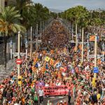 La defensa del catalán y las críticas al fallo del TSJC centran la Diada con 28.000 asistentes, la mitad que hace un año