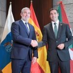 Pradales y Clavijo convierten su alianza en un reproche directo a La Moncloa