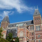 El Rijksmuseum convierte su fachada y auditorio en un cine de la Ámsterdam ocupada