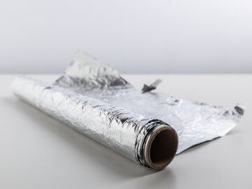 El truco del papel de aluminio que ayuda a que tus plantas crezcan sanas y fuertes