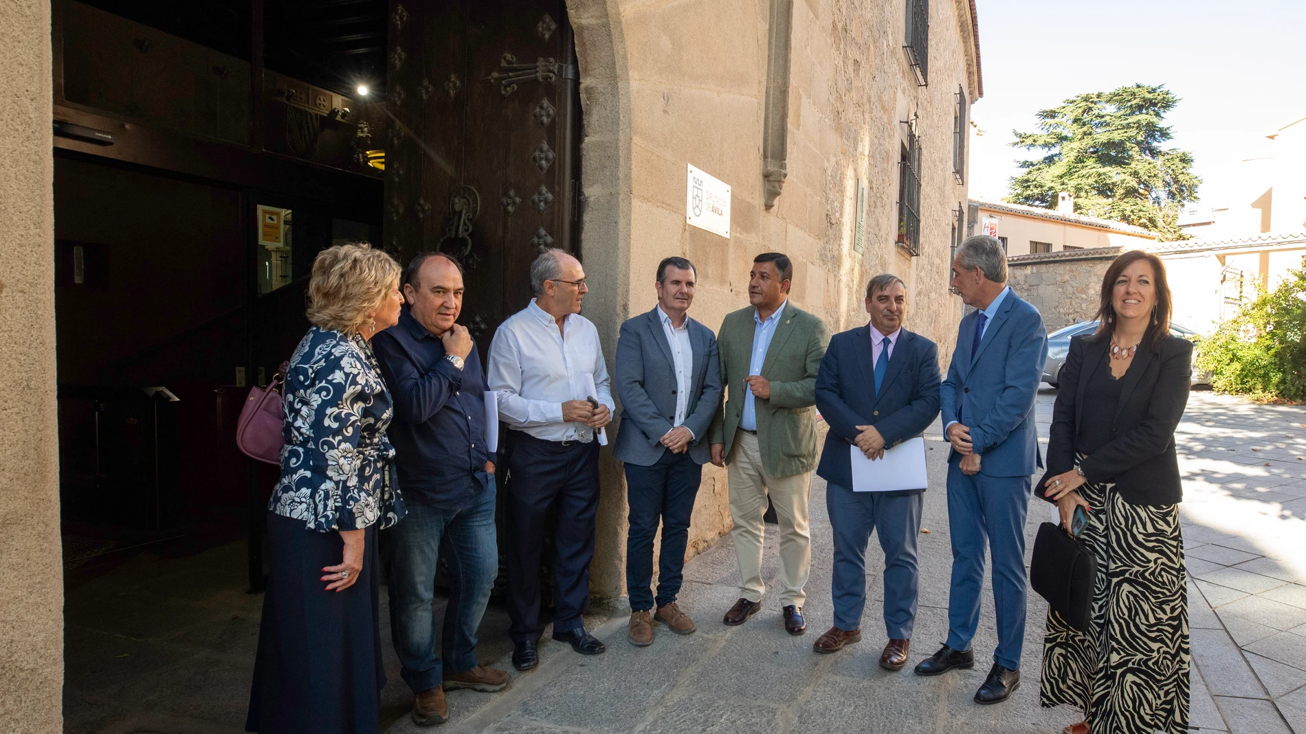 Sanz Merino mantiene una reunión en materia de transporte con el presidente de la Diputación de Ávila, Carlos García