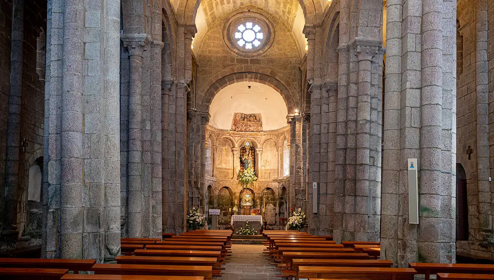 Interior de la iglesia