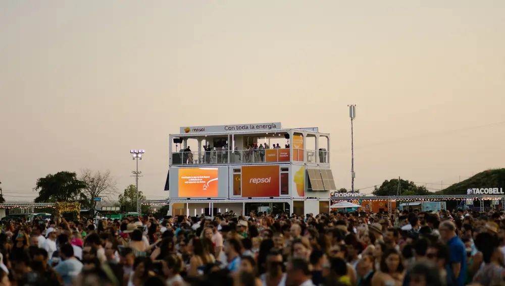 El Espacio Repsol "Con toda la energía" cuenta con cargadores solares