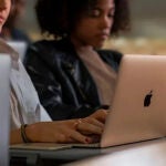 Los ordenadores están cada vez más presentes en las aulas de Secudaria y con ellos los chatbots de IA como Gemini o ChatGPT