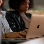 Los ordenadores están cada vez más presentes en las aulas de Secudaria y con ellos los chatbots de IA como Gemini o ChatGPT