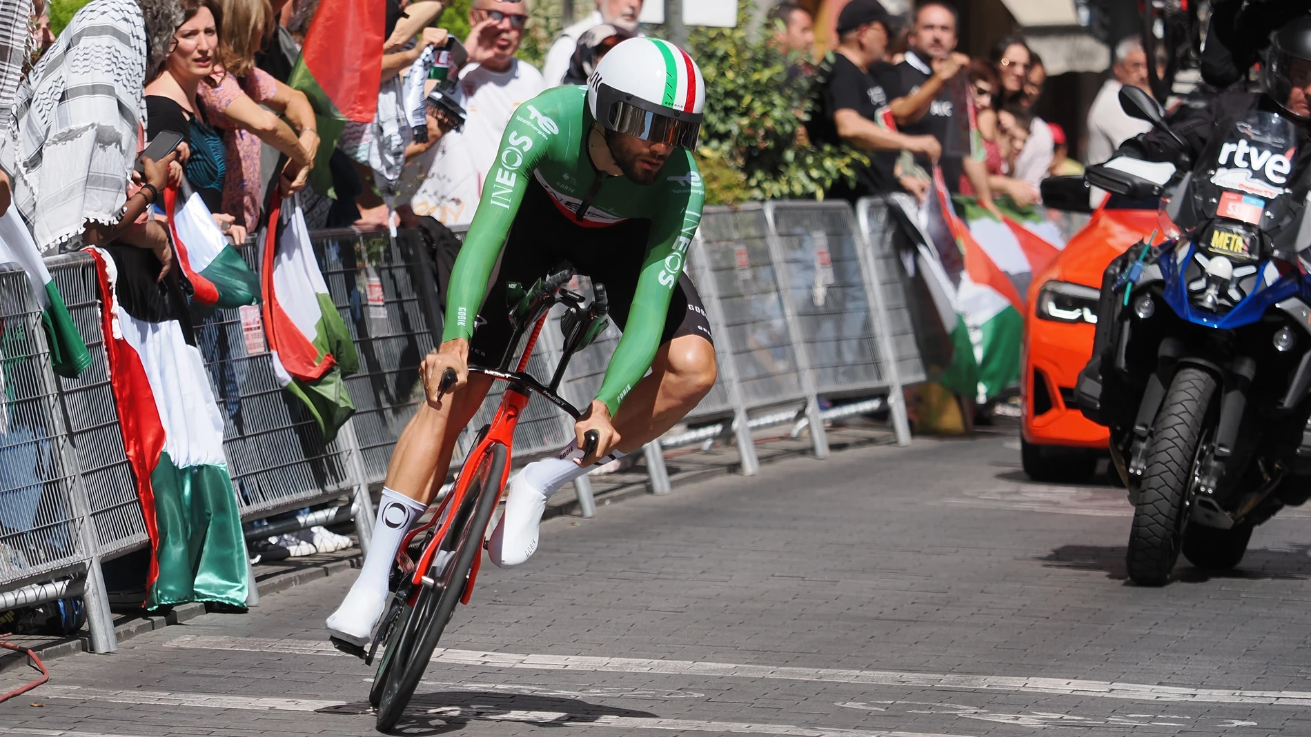 El ciclista Filippo Ganna durante la 18ª etapa de la Vuelta a España, a 11 de septiembre de 2025, en Valladolid, Castilla y León (España). La contrarreloj individual de hoy ha sido modificada para garantizar la seguridad y ha pasado de 27,2 kilómetros a 12.2 kilómetros. El motivo de la reducción es por las manifestaciones pro-palestinas de las dos últimas semanas durante algunas etapas de la competición. 11 SEPTIEMBRE 2025 Photogenic/Claudia Alba / Europa Press 11/09/2025