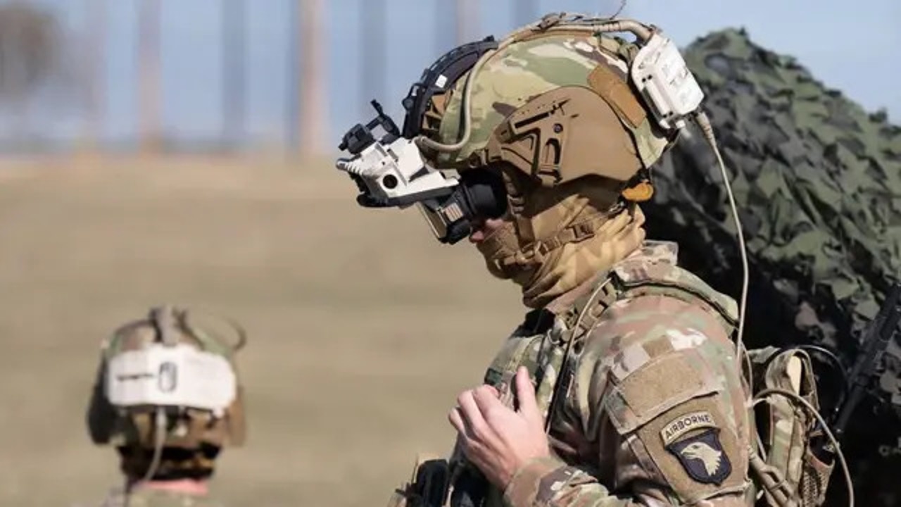 Parecen superhéroes de ciencia ficción, pero son soldados de hoy en día: estos cascos futuristas quieren dar ventaja a los militares estadounidenses