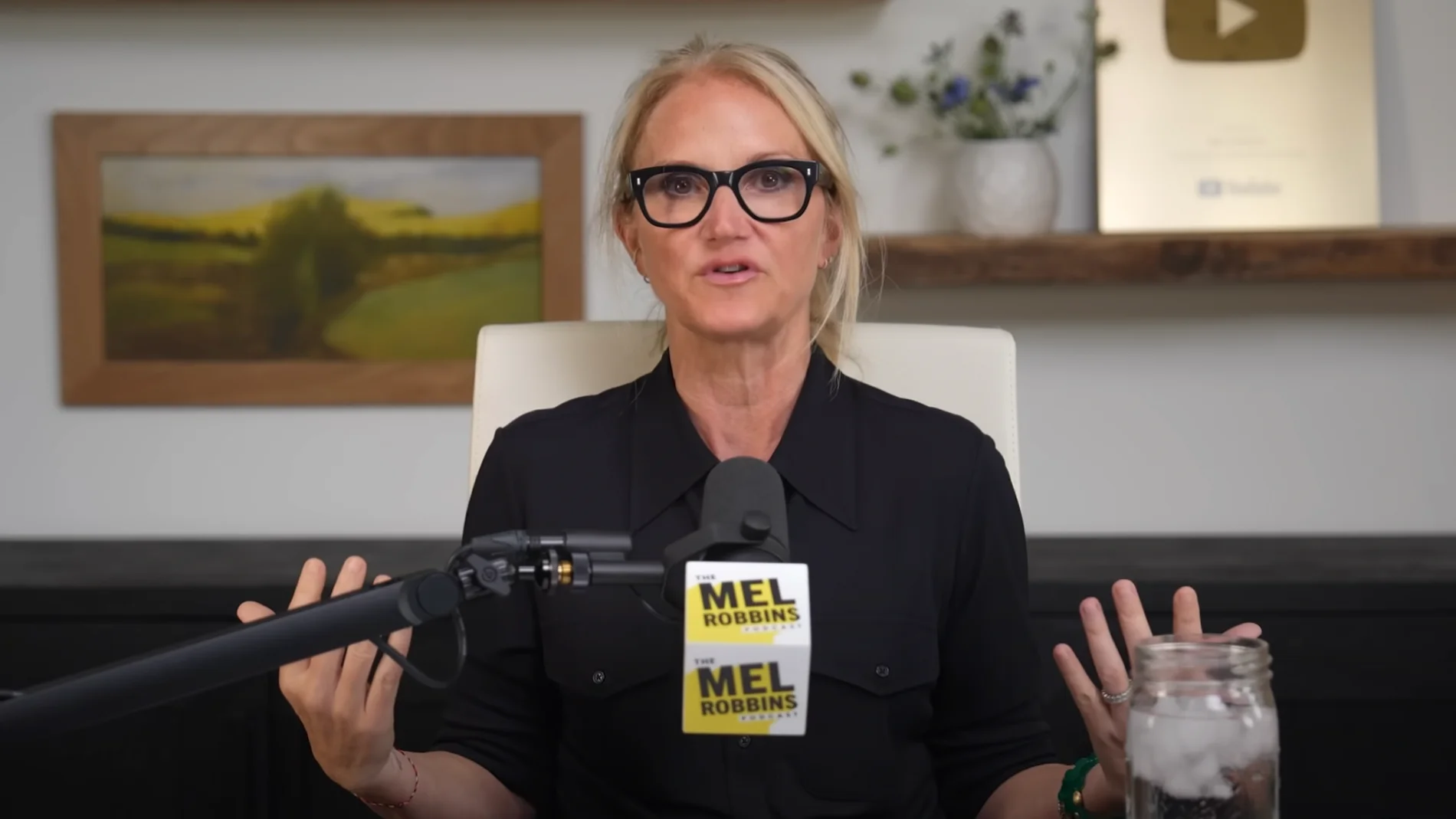 Mel Robbins, escritora y conferenciante motivacional: “Lo que te dices cada mañana programa tu mente para todo el día”