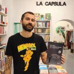 José Moreno muestra su libro de relatos en La cápsula