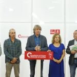 El secretario general del PSCyL, Carlos Martínez, y la eurodiputada socialista y presidenta de la Alianza Progresista de Socialistas y Demócratas en el Parlamento Europeo, Iratxe García, mantienen una reunión con las organizaciones agrarias