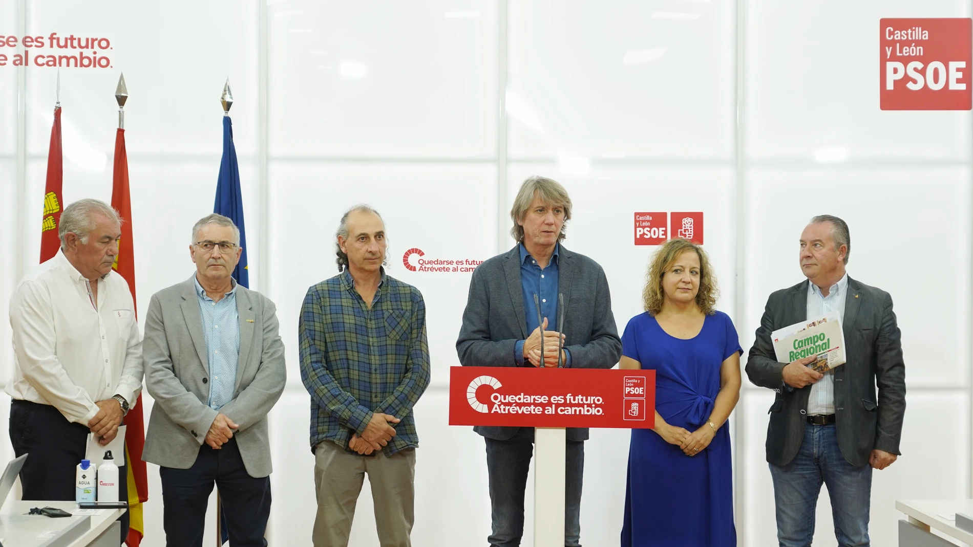 El secretario general del PSCyL, Carlos Martínez, y la eurodiputada socialista y presidenta de la Alianza Progresista de Socialistas y Demócratas en el Parlamento Europeo, Iratxe García, mantienen una reunión con las organizaciones agrarias
