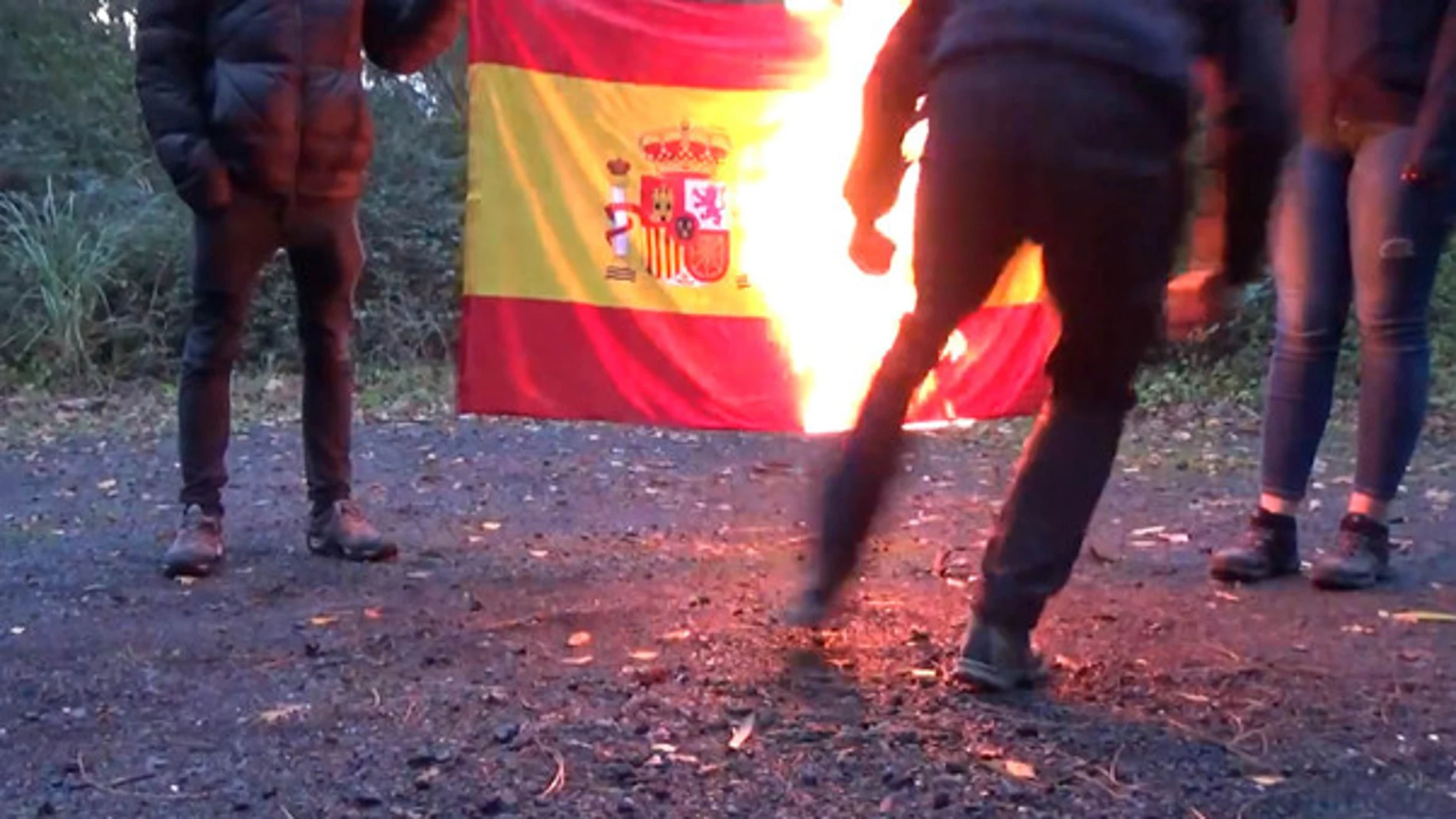 Quema de una bandera española