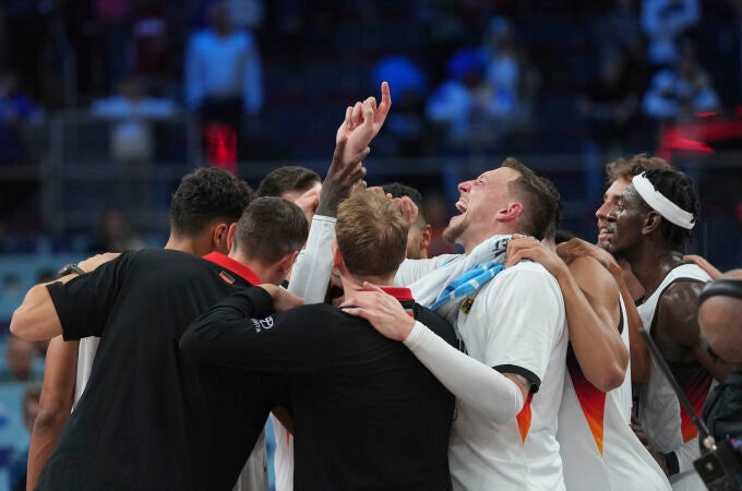 Alemania celebra su victoria en semifinales ante Finlandia