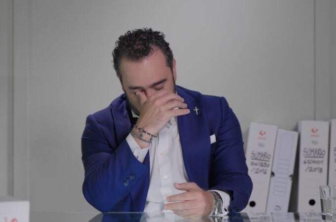 Víctor de Aldama llorando en televisión