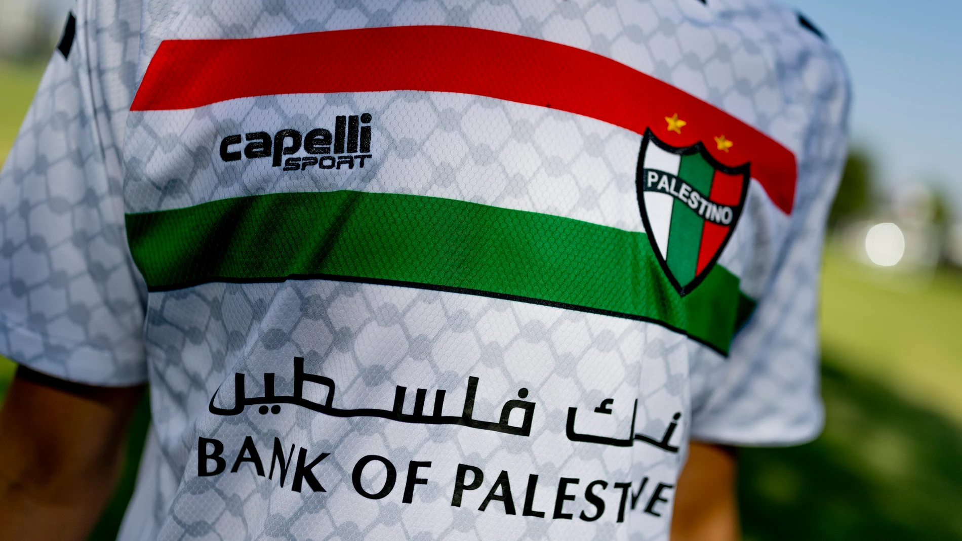 Camiseta del equipo chileno Palestino, el fenómeno de ventas que supera fronteras