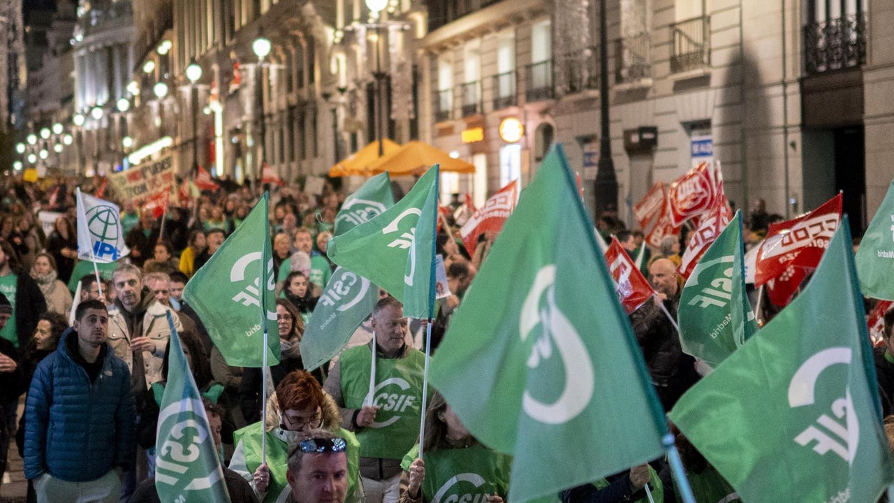 CSIF propone movilizaciones en defensa de la educación: la escuela pública reabre con un déficit de 44.442 docentes