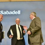 El consejo de administración de Sabadell rechaza por unanimidad la OPA de BBVA