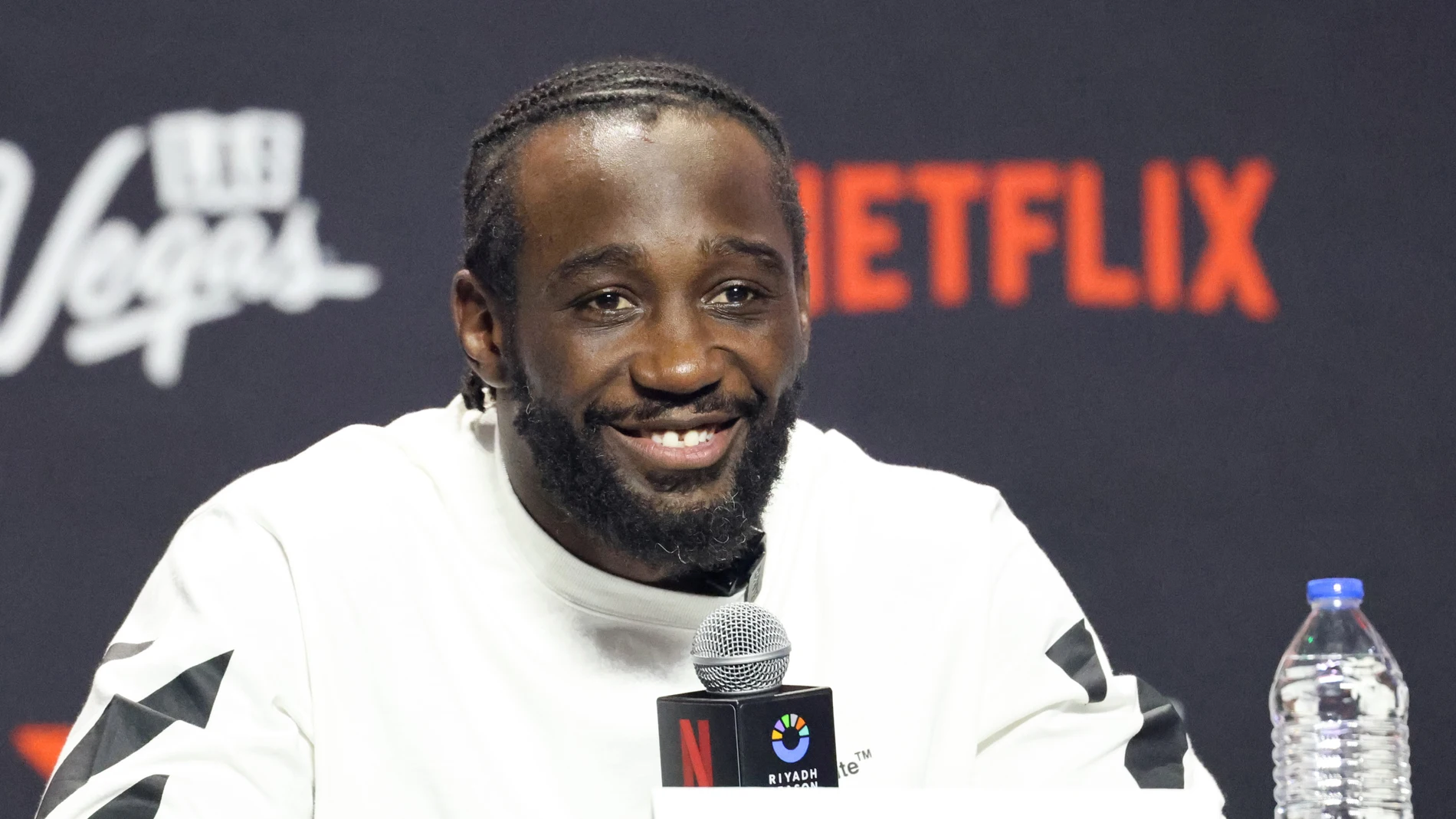 AME8903. LAS VEGAS (ESTADOS UNIDOS), 11/09/2025.- El estadounidense Terence Crawford habla este jueves, en la presentación de su combate en el Arena T-Mobile de Las Vegas (Estados Unidos). 'Canelo' y Crawford se enfrentarán este sábado 13 de septiembre en Las Vegas.EFE/ Octavio Guzmán