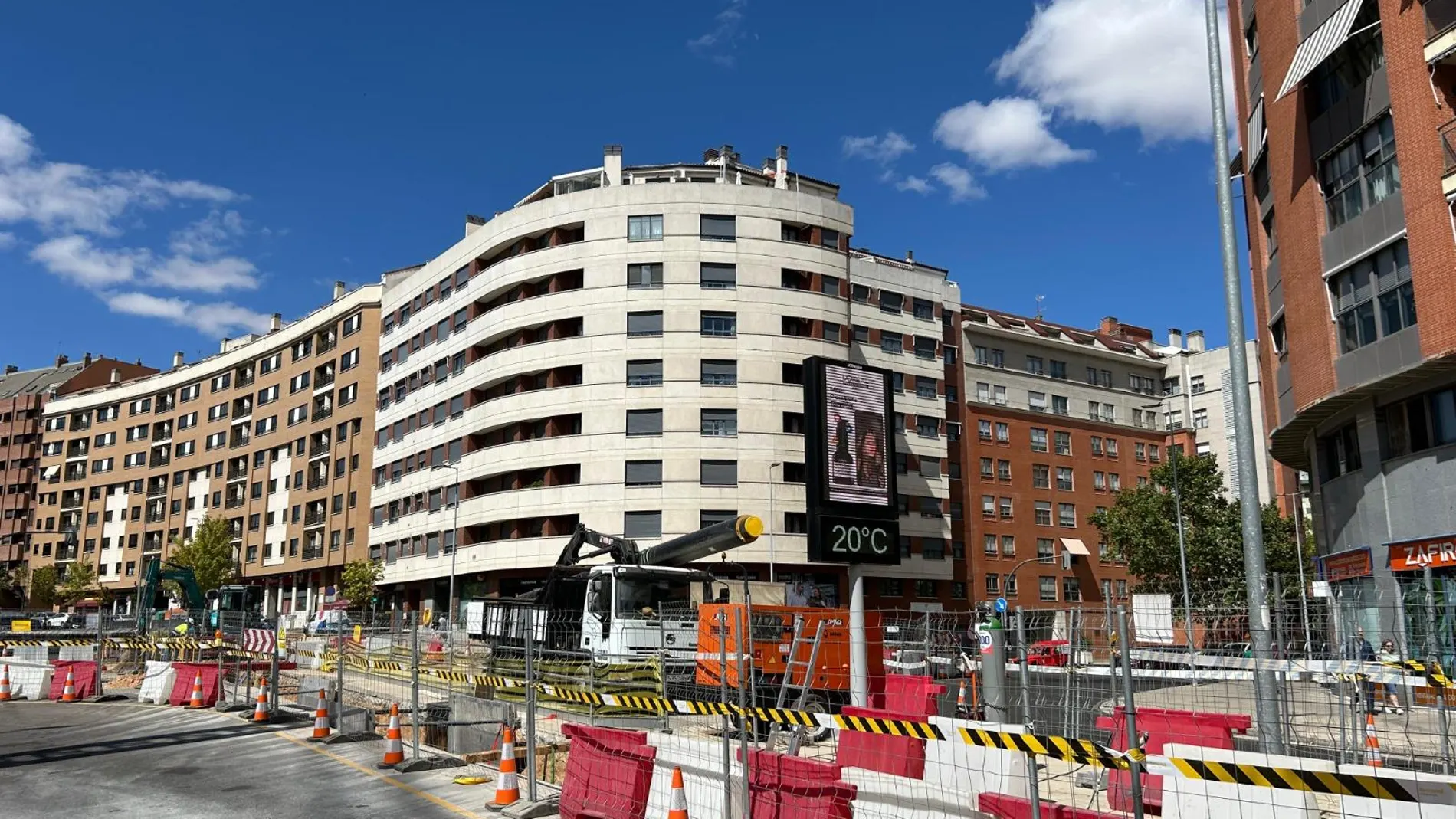 Las obras de la red de calor en Parquesol (Valladolid) avanzan en Ciudad de la Habana con nueva reordenación del tráfico en la zona