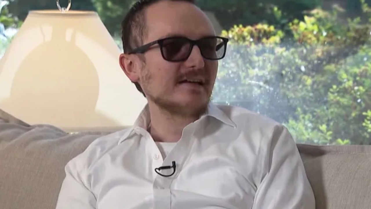 Un hombre ciego de 34 años recupera la vista tras una innovadora cirugía que usa un diente como implante ocular